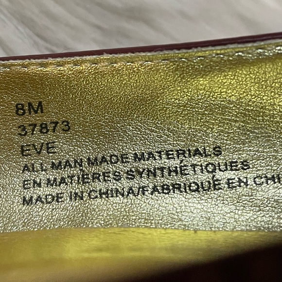 Burgundy Heels with Bow Detail - Picture 6 of 6